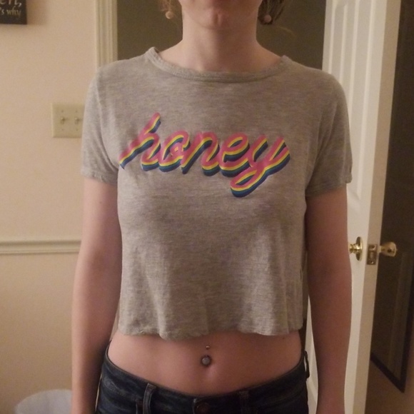 Crop top - Picture 2 of 3